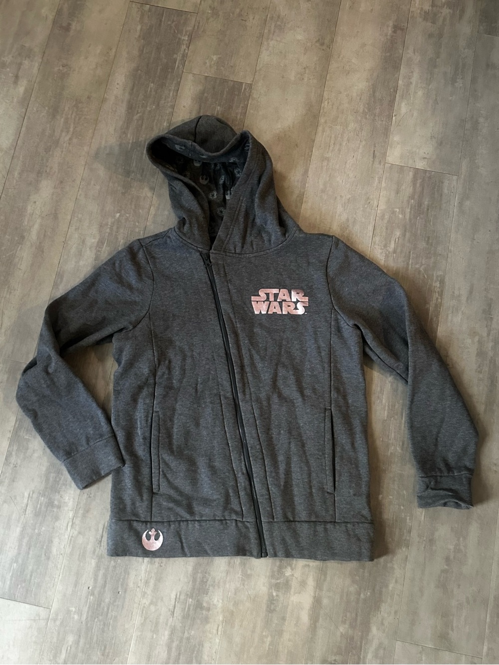 Star Wars black and white woven logo clothing tag